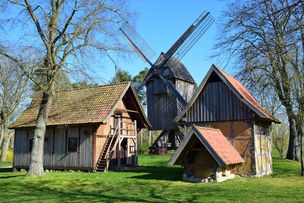 Die Bockwindmühle in Rethem im Aller-Leine-Tal Die Bockwindmühle in Rethem im Aller-Leine-Tal