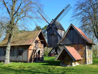 Die Bockwindmühle in Rethem im Aller-Leine-Tal Die Bockwindmühle in Rethem im Aller-Leine-Tal