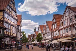 Die Zöllnerstraße in der Celle Altstadt hat viele Fachwerkhäuser Die Zöllnerstraße in der Celle Altstadt hat viele Fachwerkhäuser